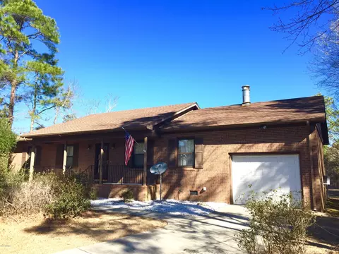 103 Weathersbee Dr, Hampstead, NC 28443 photo 1