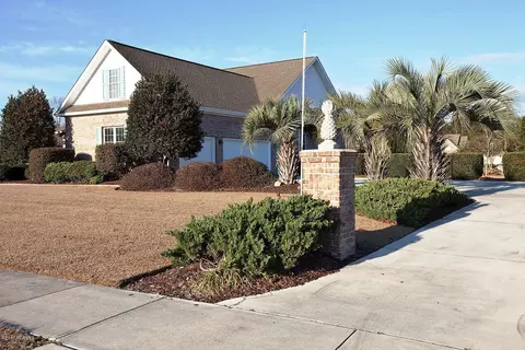 205 E Colonnade Dr, Hampstead, NC 28443 photo 2