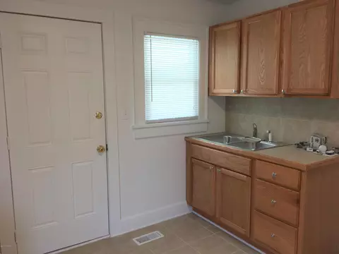 807 E 4th St, Washington, NC 27889 photo 7