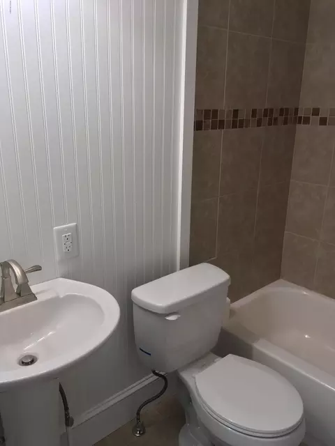 807 E 4th St, Washington, NC 27889 photo 11