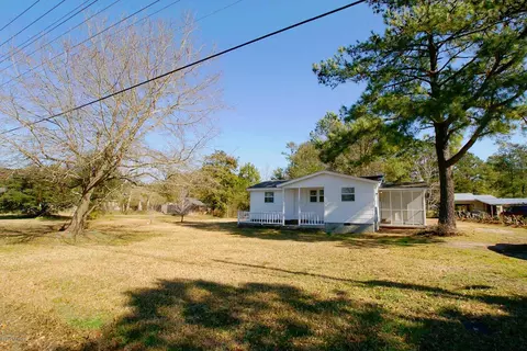 386 Hoover Rd, Hampstead, NC 28443 photo 4