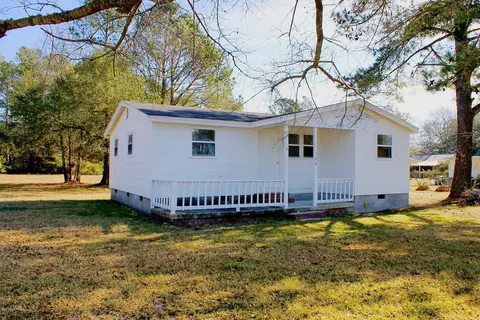386 Hoover Rd, Hampstead, NC 28443 photo 2