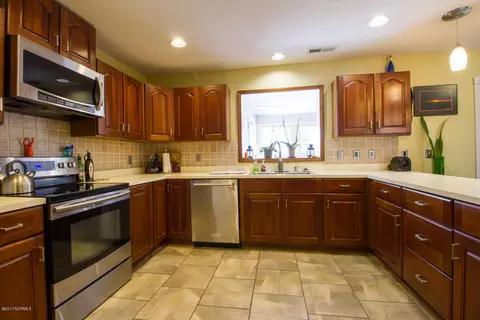 642 Sawgrass Rd, Hampstead, NC 28443 photo 9