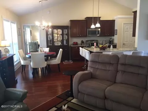 107 Hemlock Ct, Hampstead, NC 28443 photo 17
