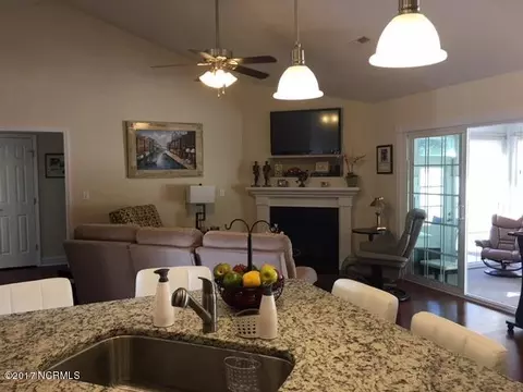 107 Hemlock Ct, Hampstead, NC 28443 photo 8