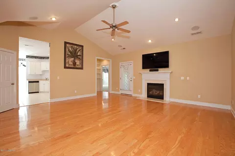 204 Shearwater Dr, Hampstead, NC 28443 photo 5