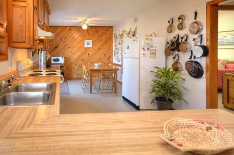 402 39th St, Sunset Beach, NC 28468 photo 9