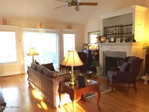 119 Long Leaf Dr, Hampstead, NC 28443 photo 5