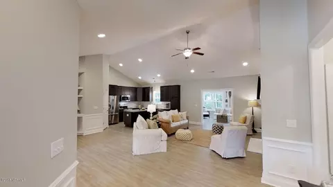 665 Dan Owen Dr, Hampstead, NC 28443 photo 4