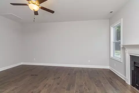 152 Bounty Ct, Hampstead, NC 28443 photo 8