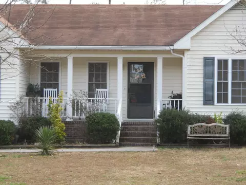 107 Hale St, Windsor, NC 27983 photo 1