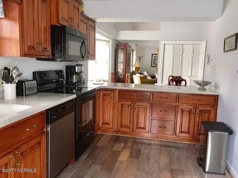 2208 Paddock Dr, Kinston, NC 28504 photo 3