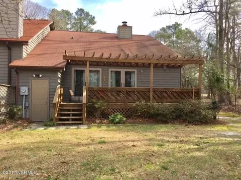 2208 Paddock Dr, Kinston, NC 28504 photo 2