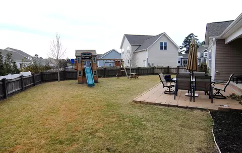 467 Landsdowne Cir, Hampstead, NC 28443 photo 3