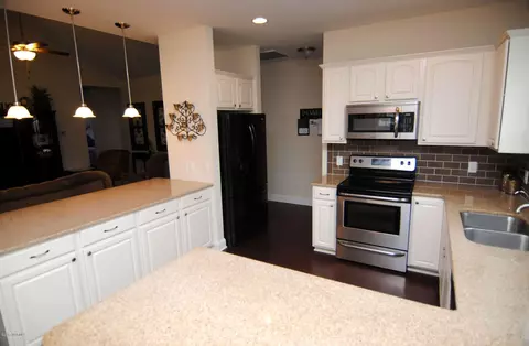 467 Landsdowne Cir, Hampstead, NC 28443 photo 8