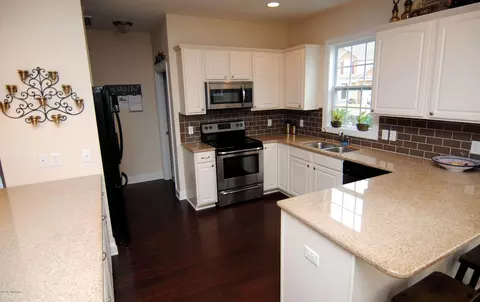 467 Landsdowne Cir, Hampstead, NC 28443 photo 7