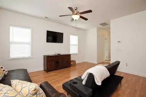 149 Leeward Ln, Hampstead, NC 28443 photo 6