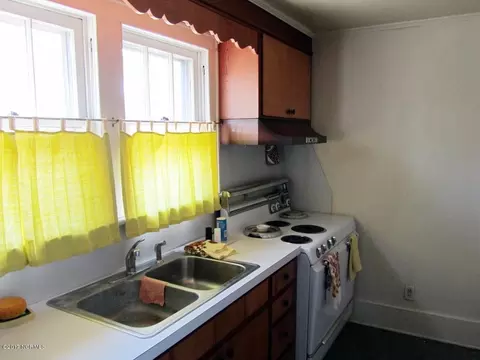 400 E 10th St, Washington, NC 27889 photo 5