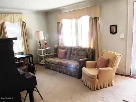 400 E 10th St, Washington, NC 27889 photo 3