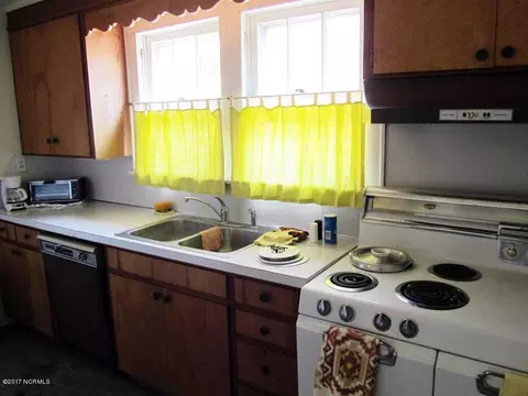 400 E 10th St, Washington, NC 27889 photo 4