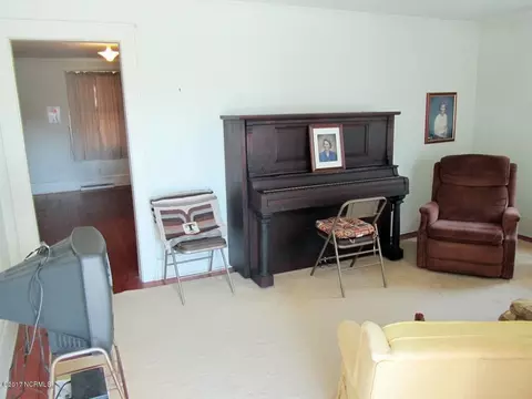 400 E 10th St, Washington, NC 27889 photo 2