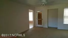 108 Fodder Dr, Hubert, NC 28539 photo 3