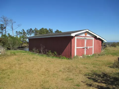 197 S Harbor Dr, Davis, NC 28524 photo 3