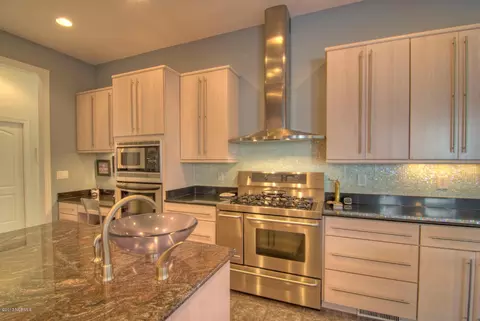 319 Whitebridge Rd, Hampstead, NC 28443 photo 10