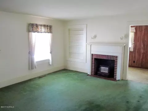 711 E 7th St, Washington, NC 27889 photo 3