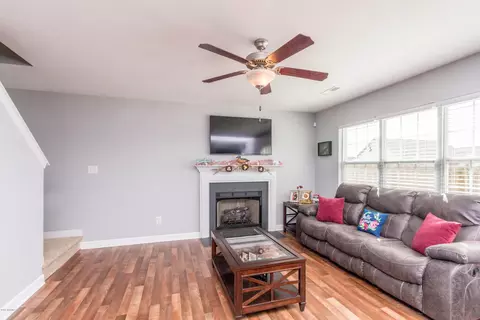 621 Parsley Dr, Hubert, NC 28539 photo 6