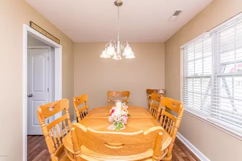 621 Parsley Dr, Hubert, NC 28539 photo 3