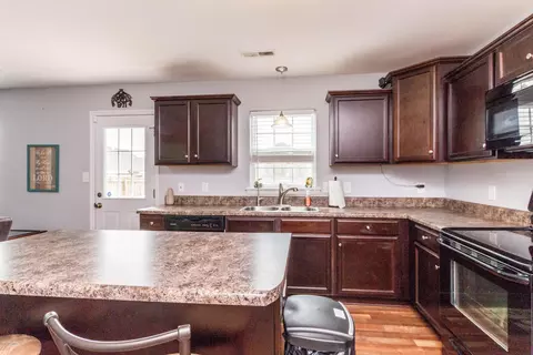 621 Parsley Dr, Hubert, NC 28539 photo 9
