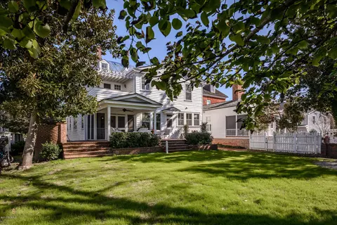 607 Pollock St, New Bern, NC 28562 photo 6