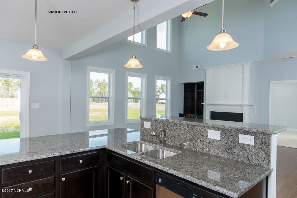 47 Bounty Ct, Hampstead, NC 28443 photo 9
