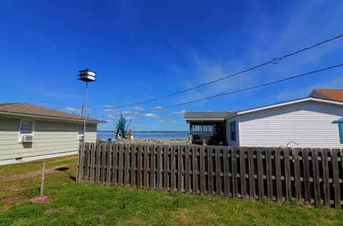 1036 Salter Path Rd, Salter Path, NC 28575 photo 2