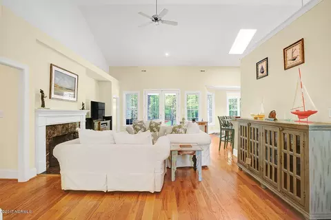 638 Corcus Ferry Rd, Hampstead, NC 28443 photo 8