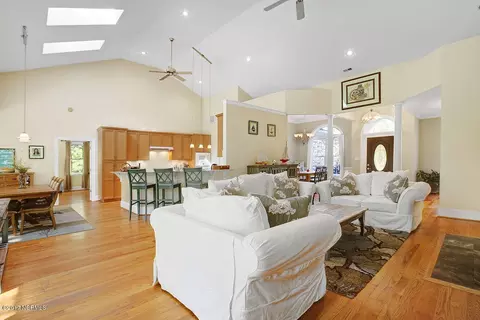 638 Corcus Ferry Rd, Hampstead, NC 28443 photo 9
