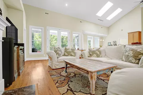 638 Corcus Ferry Rd, Hampstead, NC 28443 photo 10