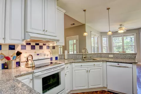 111 Long Leaf Dr, Hampstead, NC 28443 photo 9