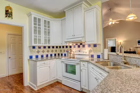111 Long Leaf Dr, Hampstead, NC 28443 photo 8