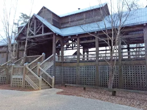 178 Legacy Lakes Dr, Wallace, NC 28466 photo 4