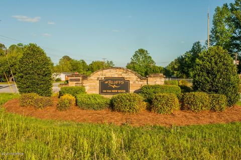 205 River Winding Rd, Jacksonville, NC 28540 photo 2