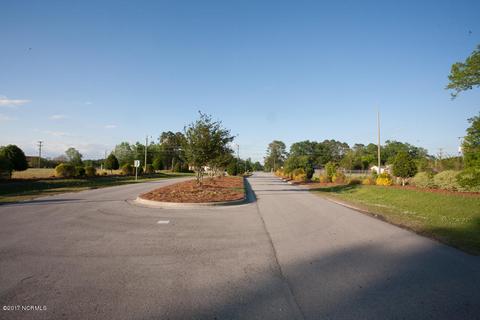 205 River Winding Rd, Jacksonville, NC 28540 photo 5