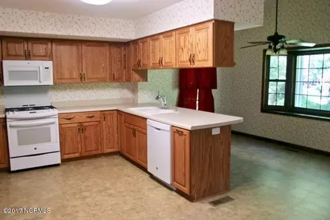 230 Shearwater Dr, Hampstead, NC 28443 photo 9