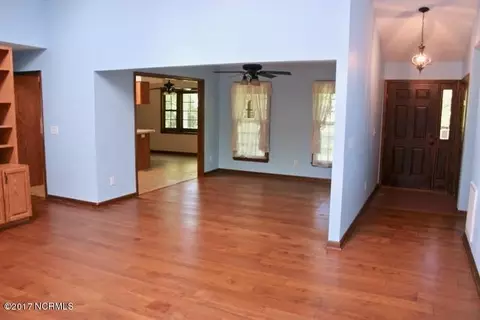 230 Shearwater Dr, Hampstead, NC 28443 photo 5
