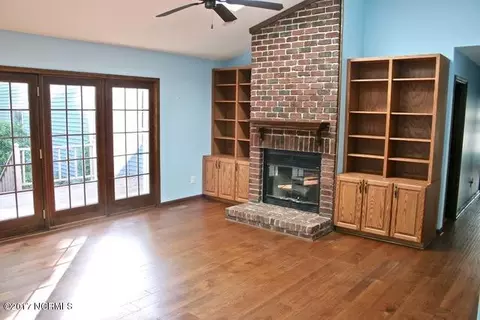 230 Shearwater Dr, Hampstead, NC 28443 photo 4