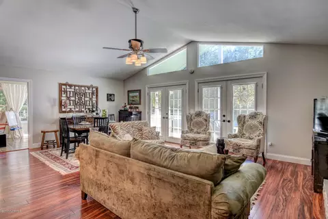 327 Long Leaf Dr, Hampstead, NC 28443 photo 7