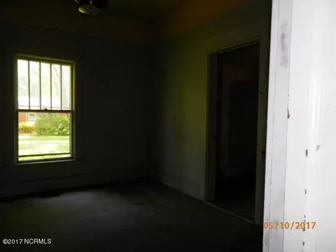 610 E 1st Ave, Chadbourn, NC 28431 photo 12