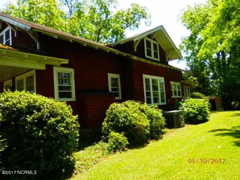 610 E 1st Ave, Chadbourn, NC 28431 photo 3