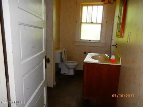 610 E 1st Ave, Chadbourn, NC 28431 photo 13